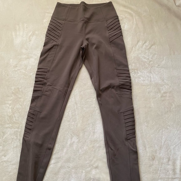 SOLD Athleta Leggings - Picture 2 of 8